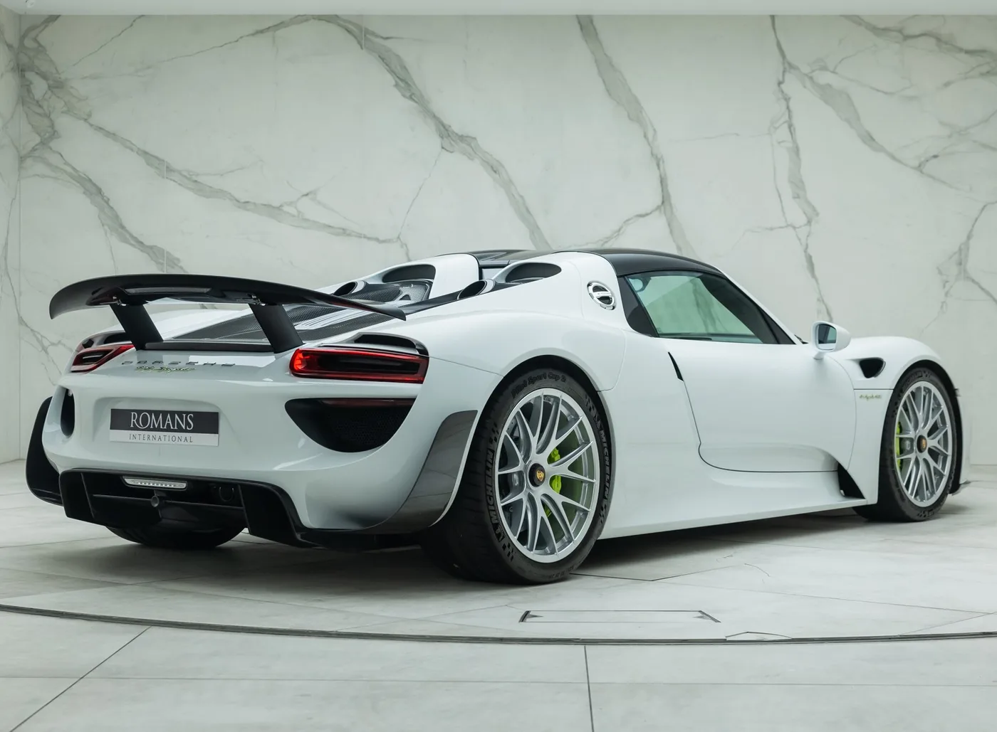 2014 Porsche 918 Spyder proposée par un concessionnaire spécialisé à Banstead, Royaume-Uni, photo 8 sur 15
