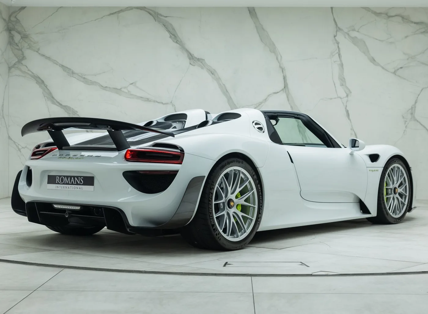 2014 Porsche 918 Spyder proposée par un concessionnaire spécialisé à Banstead, Royaume-Uni, photo 9 sur 15