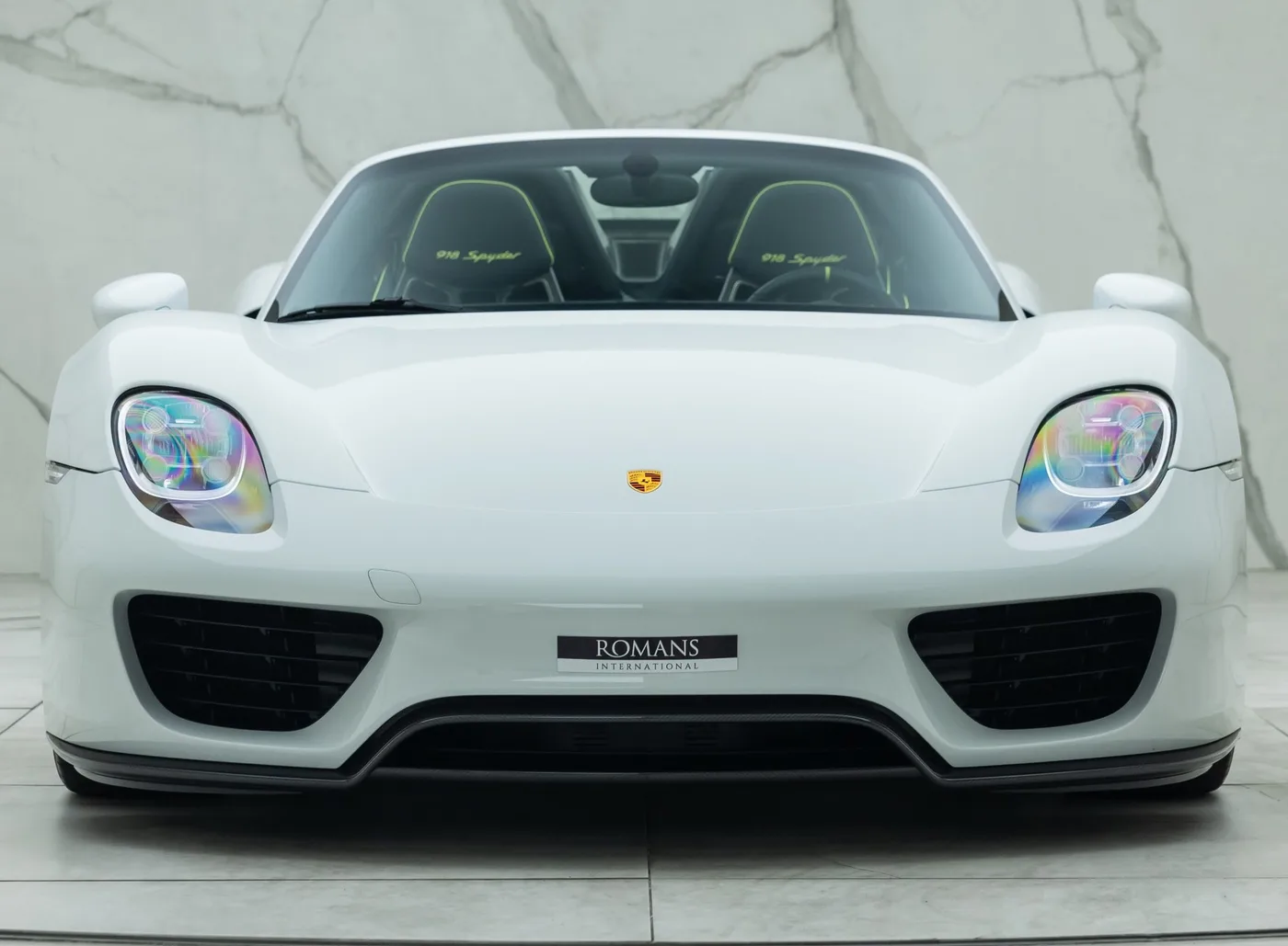 2014 Porsche 918 Spyder proposée par un concessionnaire spécialisé à Banstead, Royaume-Uni, photo 10 sur 15