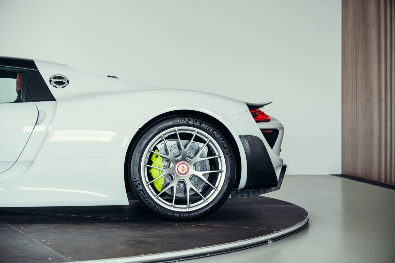2014 Porsche 918 Spyder, 14/30