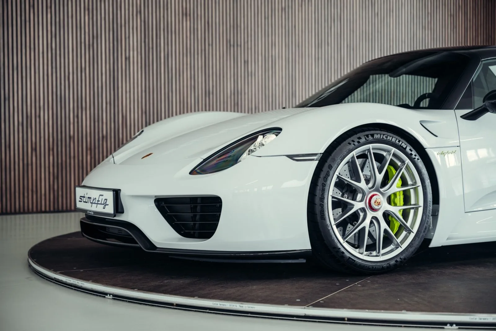 2014 Porsche 918 Spyder, 16/30