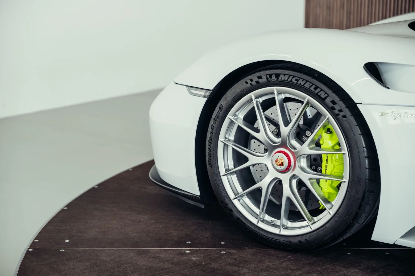 2014 Porsche 918 Spyder, 18/30