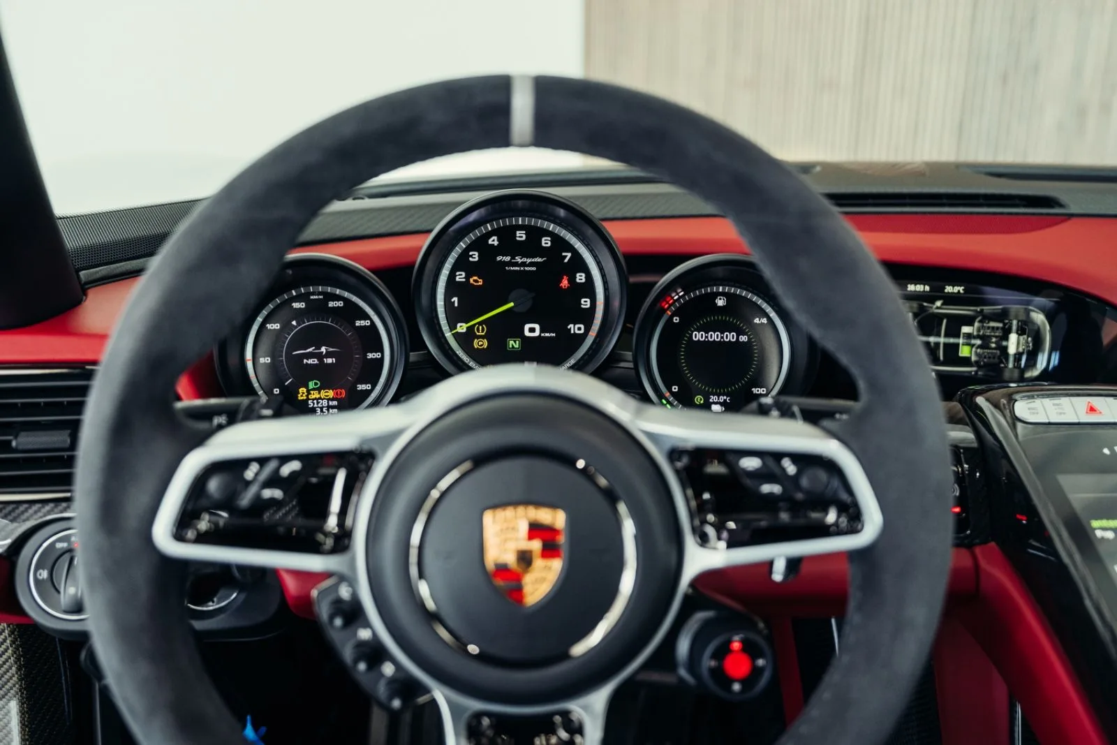 2014 Porsche 918 Spyder, 27/30