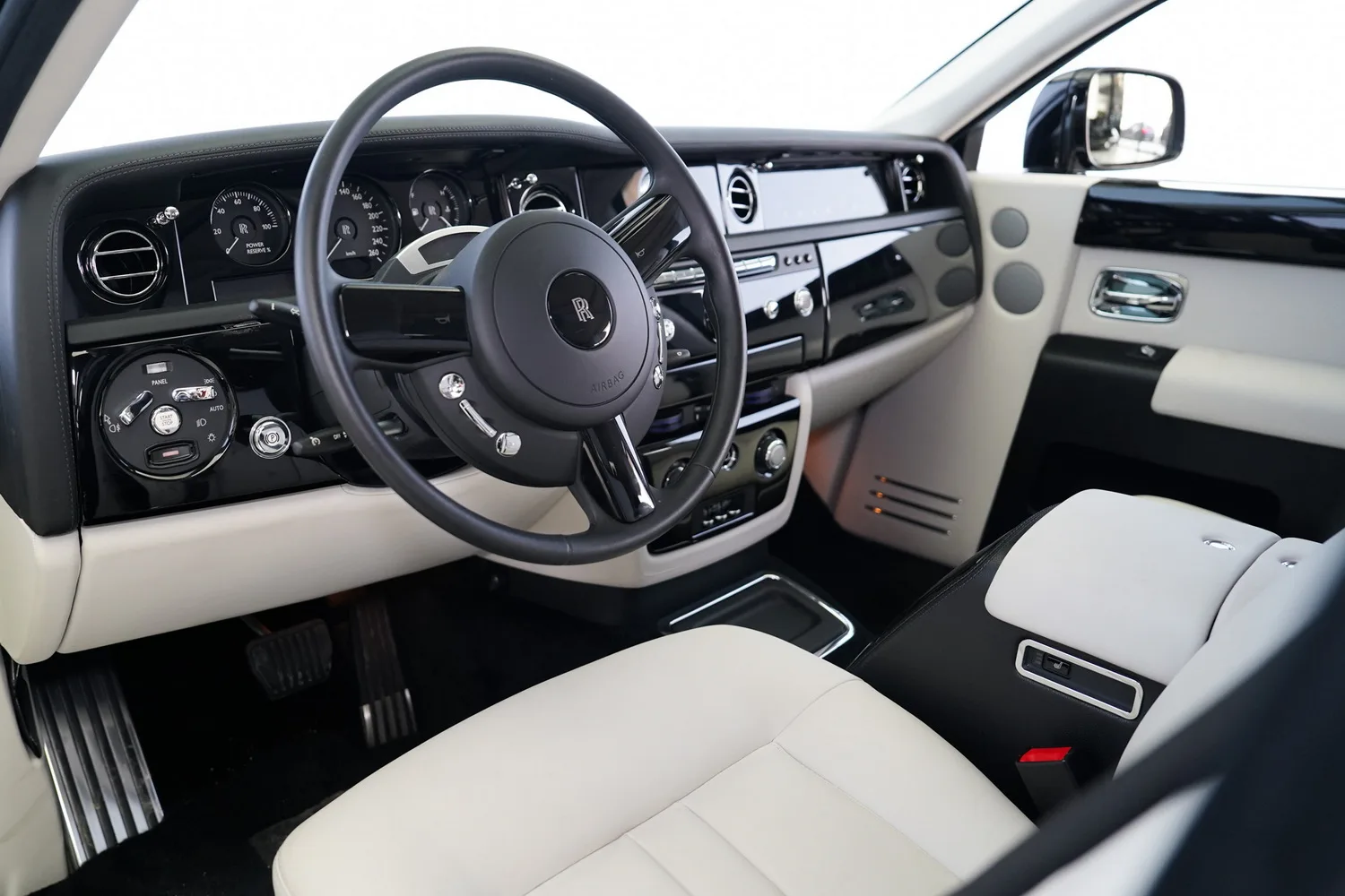 2014 Rolls-Royce Phantom VII, 6/12