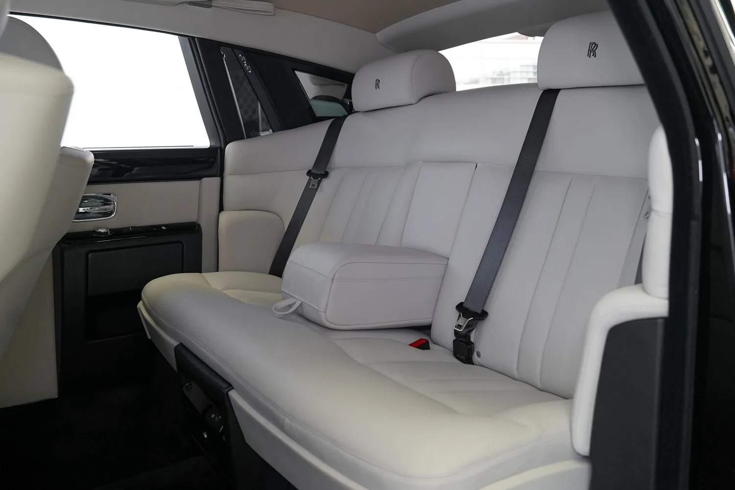 2014 Rolls-Royce Phantom VII, 7/12