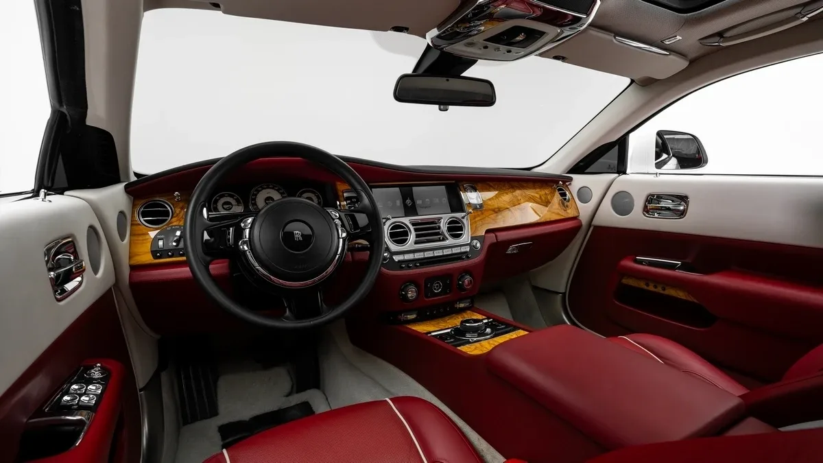 2014 Rolls-Royce Wraith offered by a specialist dealer in Dubai, United Arab Emirates, photo 11 of 25