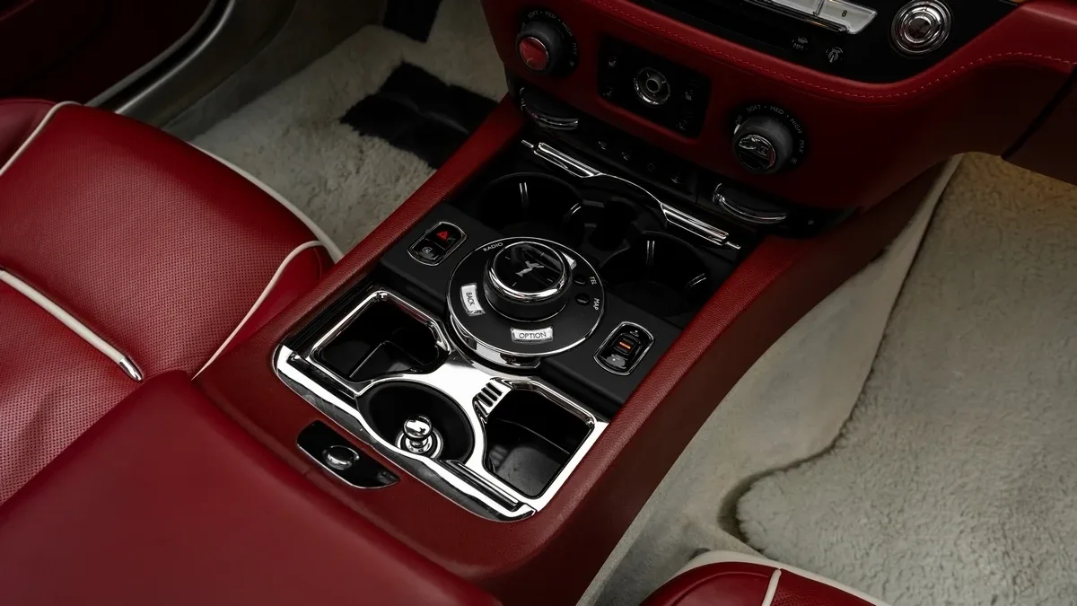 2014 Rolls-Royce Wraith offered by a specialist dealer in Dubai, United Arab Emirates, photo 15 of 25