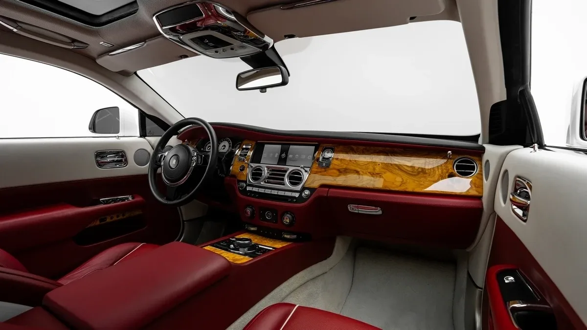 2014 Rolls-Royce Wraith offered by a specialist dealer in Dubai, United Arab Emirates, photo 16 of 25
