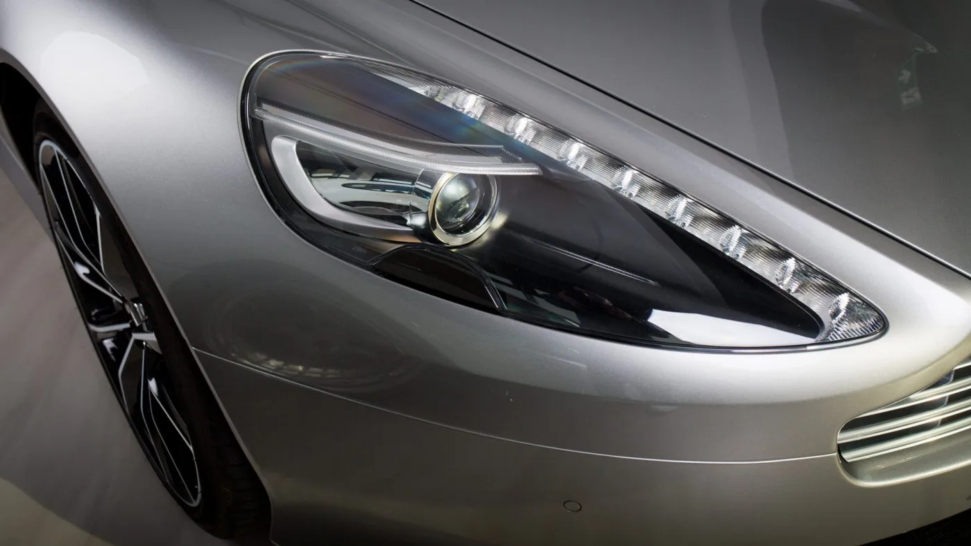 2015 Aston Martin DB9 GT proposée par un concessionnaire spécialisé à Cologne, Allemagne, photo 3 sur 20
