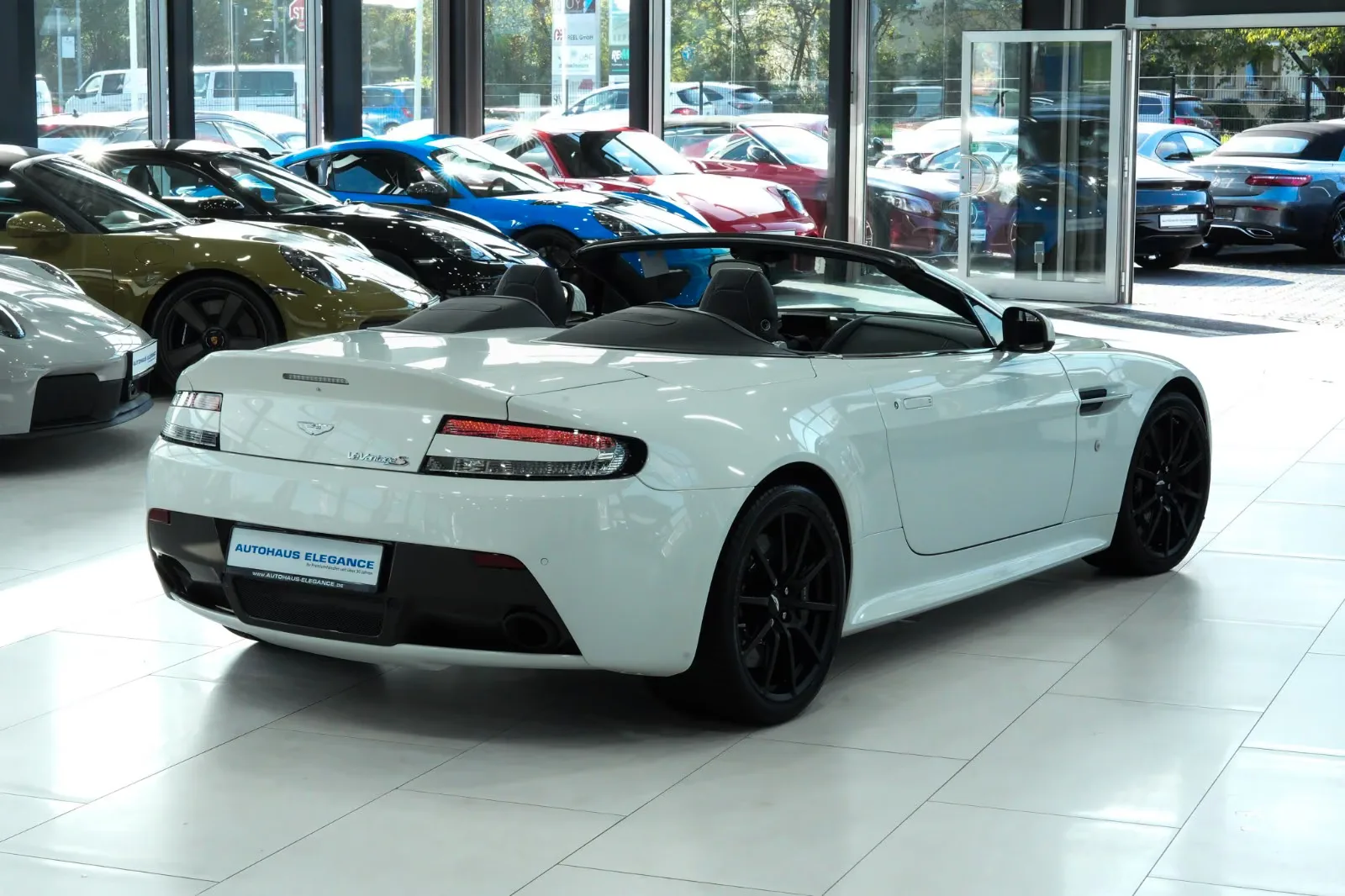 2015 Aston Martin V12 Vantage S Roadster, 2/30