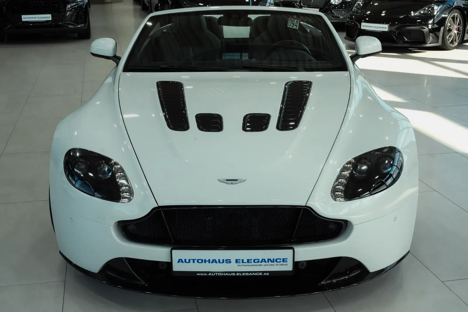 2015 Aston Martin V12 Vantage S Roadster, 4/30
