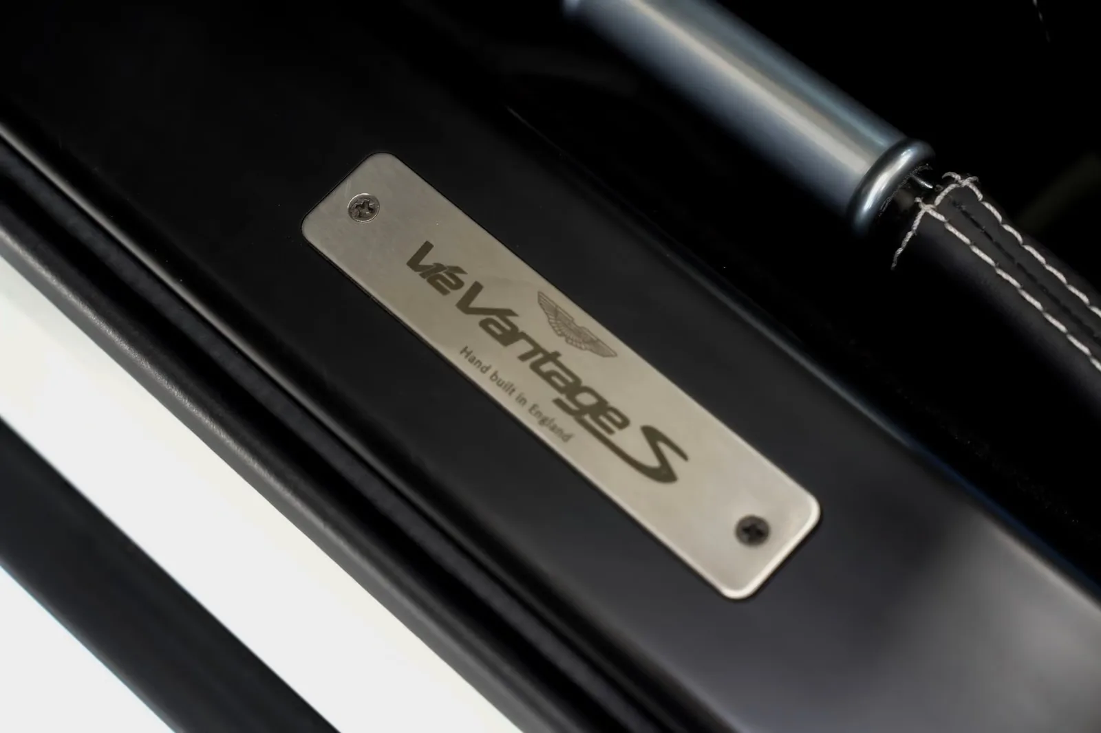 2015 Aston Martin V12 Vantage S Roadster, 15/30