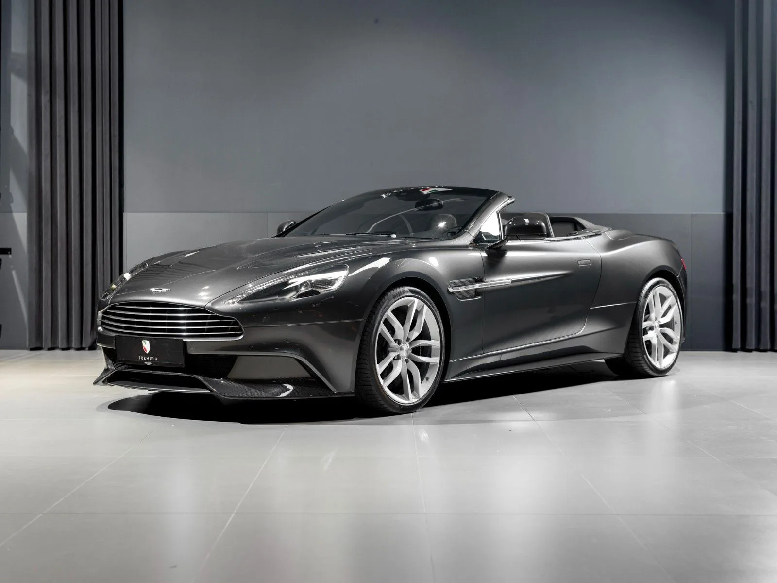 2015 Aston Martin Vanquish Volante angeboten von einem Supersportwagenhändler in Kongens Lyngby, Dänemark, Hauptfoto