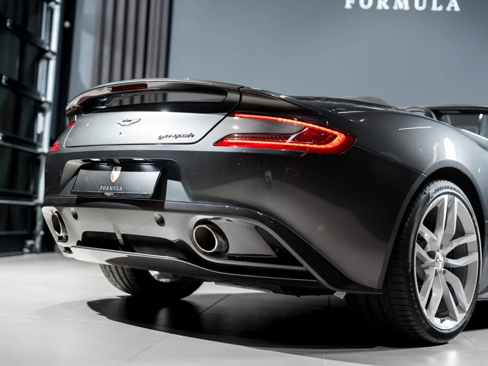 2015 Aston Martin Vanquish Volante, 6/26