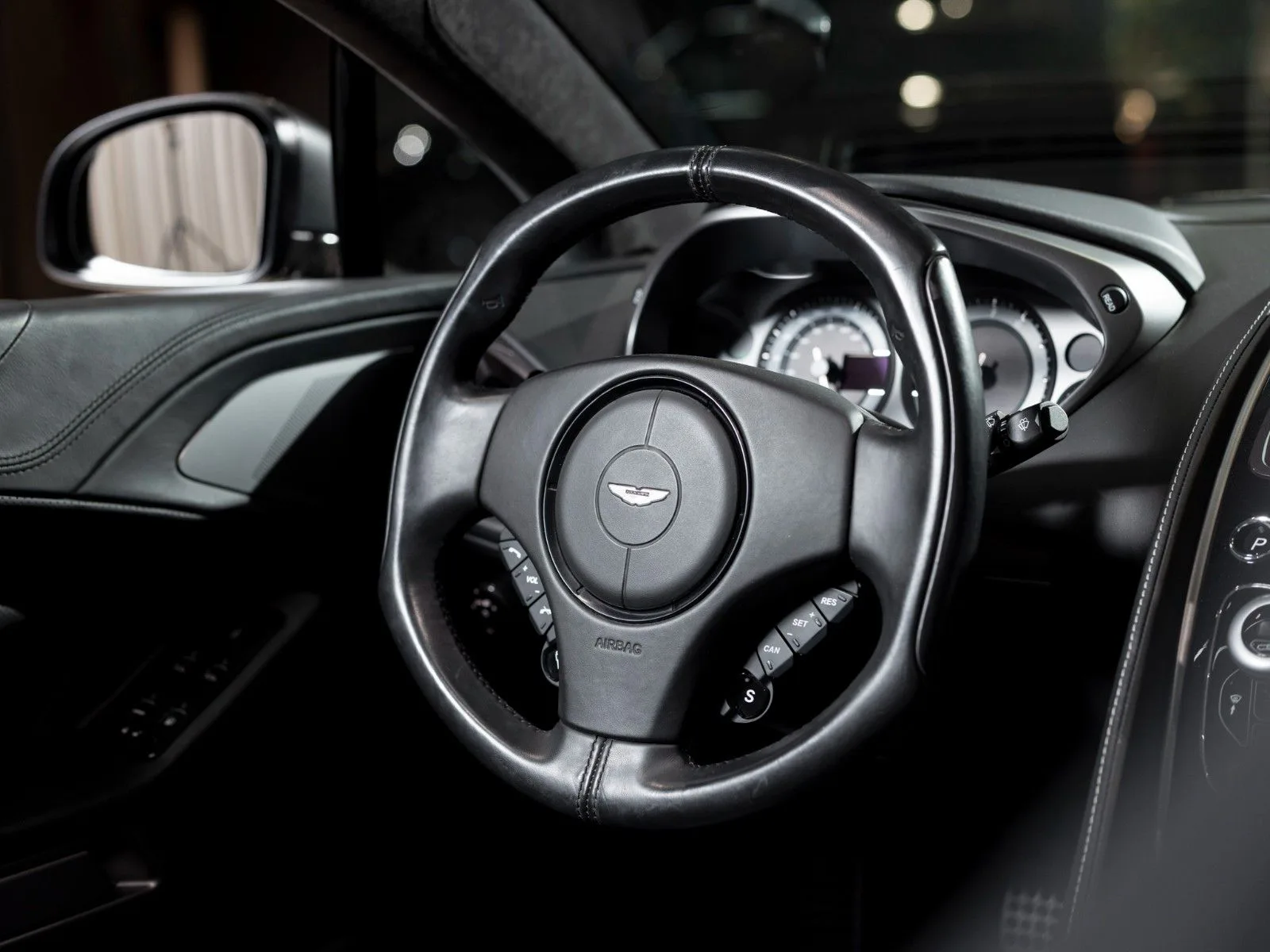 2015 Aston Martin Vanquish Volante, 12/26