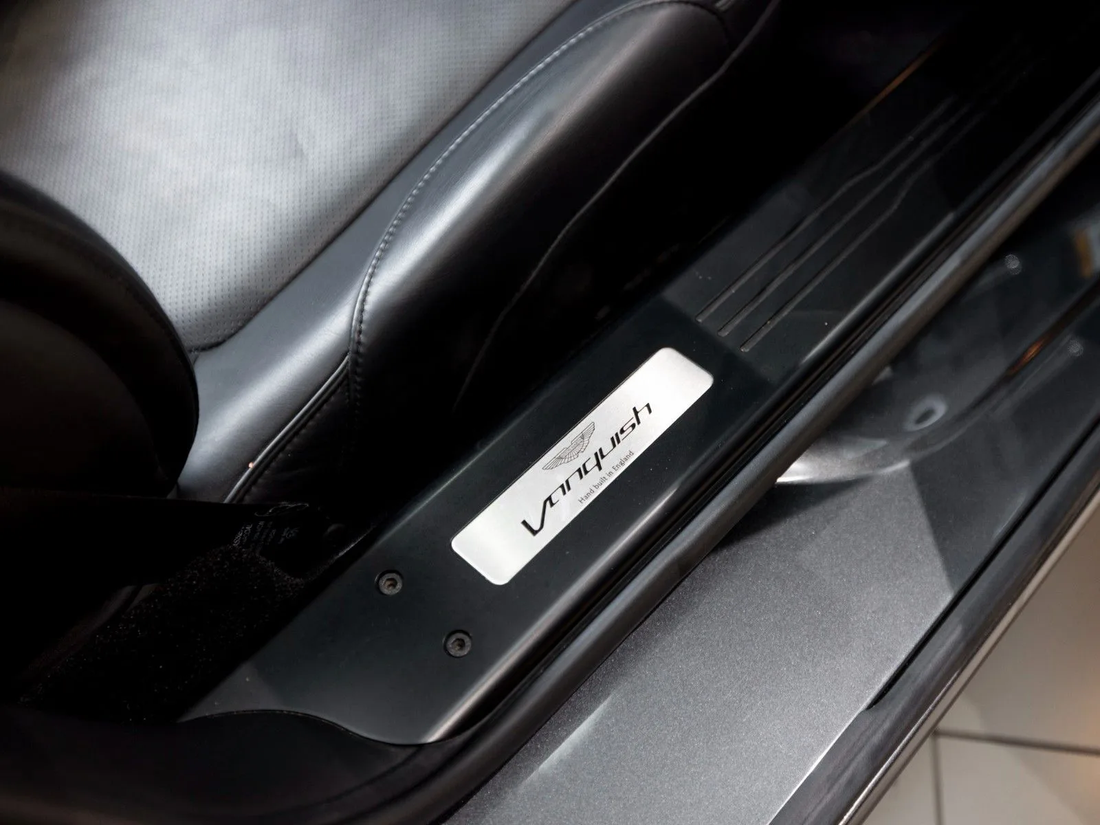 2015 Aston Martin Vanquish Volante, 25/26