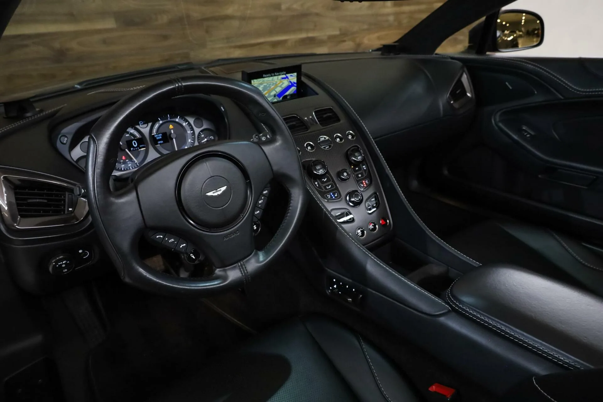 2015 Aston Martin Vanquish Volante Carbon Black, 3/30
