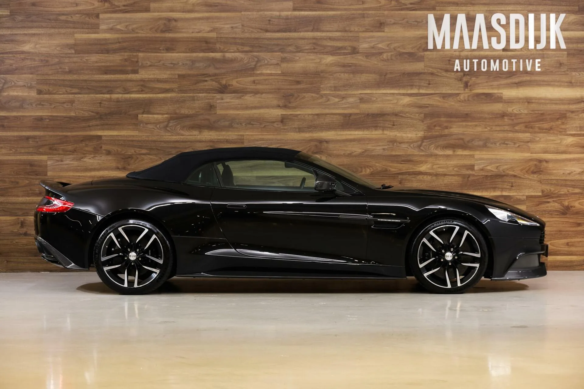 2015 Aston Martin Vanquish Volante Carbon Black, 6/30