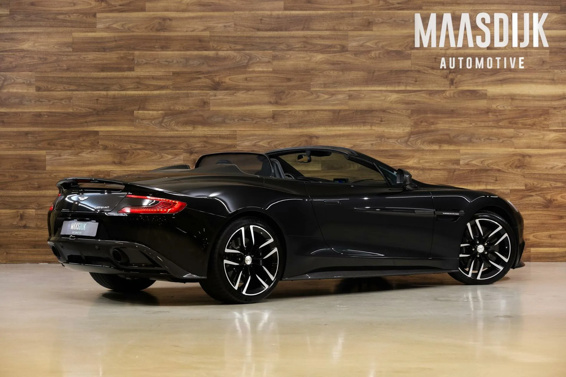 2015 Aston Martin Vanquish Volante Carbon Black, 9/30