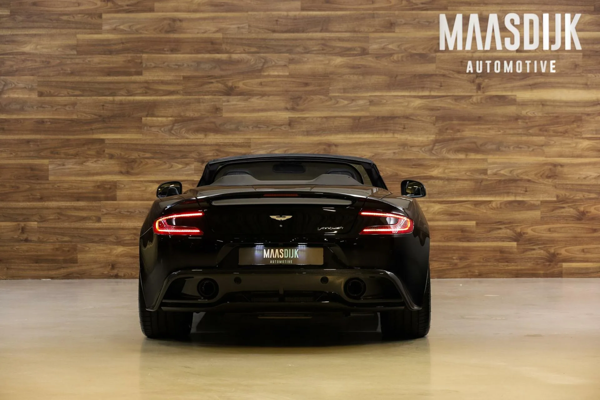 2015 Aston Martin Vanquish Volante Carbon Black, 10/30