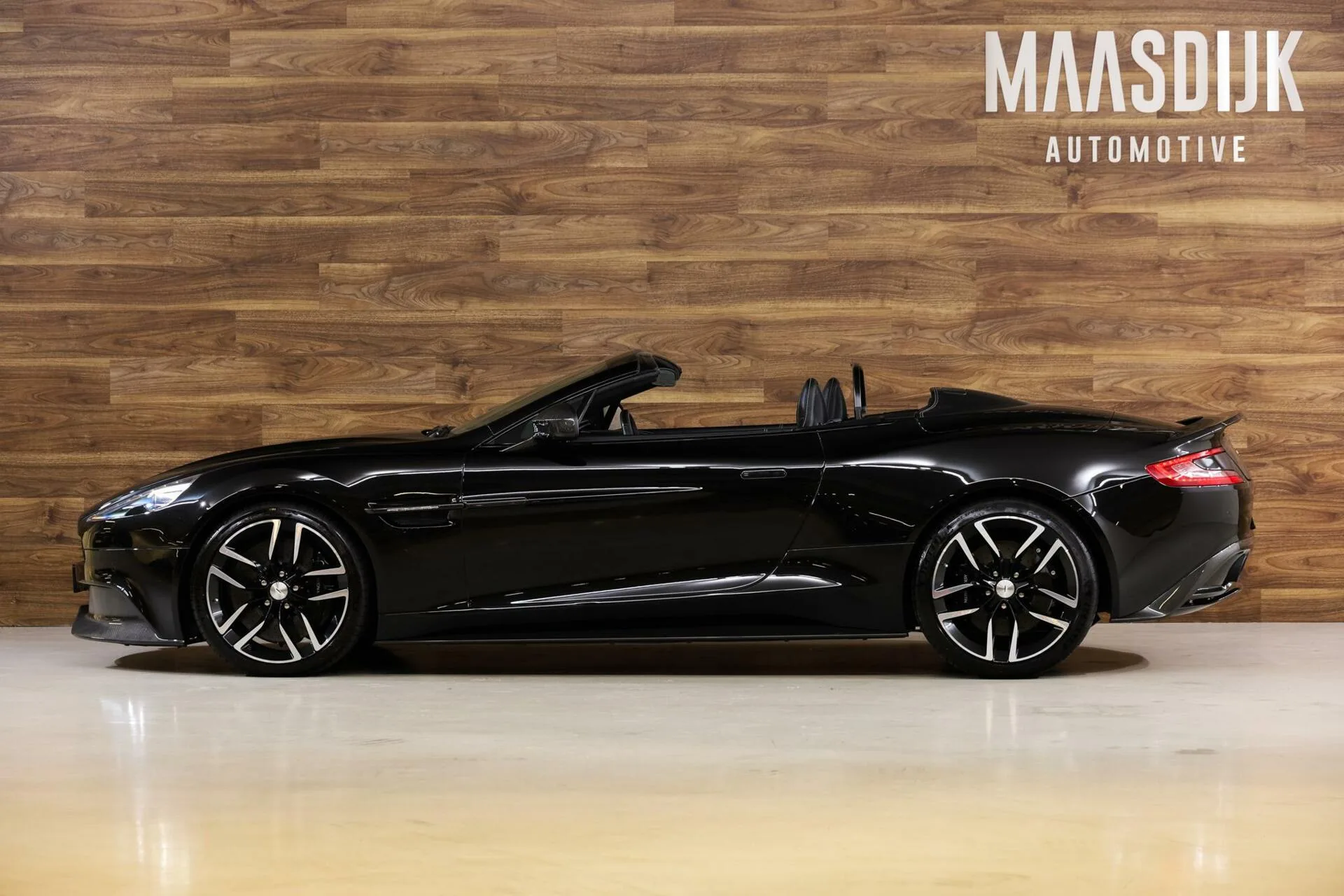 2015 Aston Martin Vanquish Volante Carbon Black, 14/30