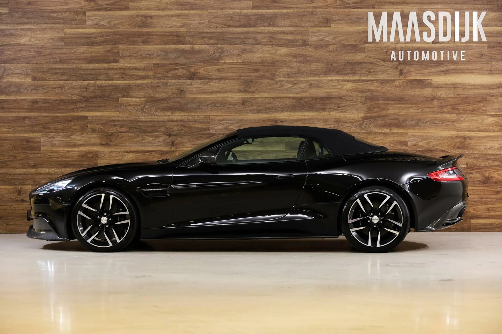 2015 Aston Martin Vanquish Volante Carbon Black, 15/30