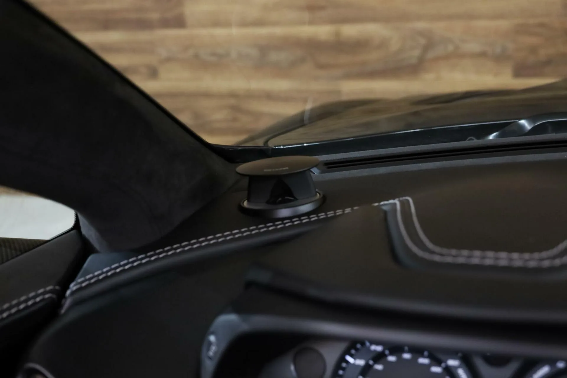 2015 Aston Martin Vanquish Volante Carbon Black, 22/30