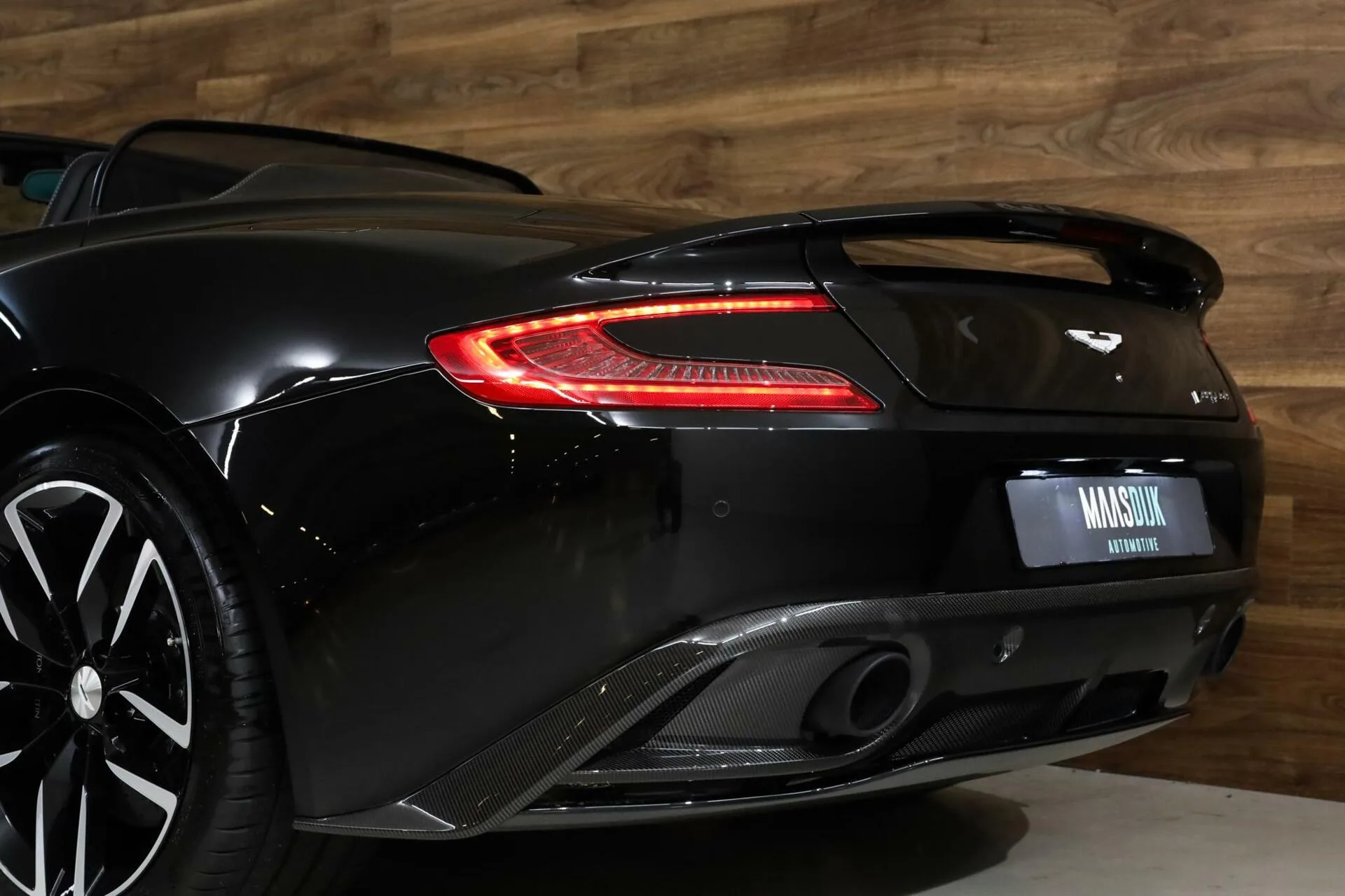 2015 Aston Martin Vanquish Volante Carbon Black, 24/30
