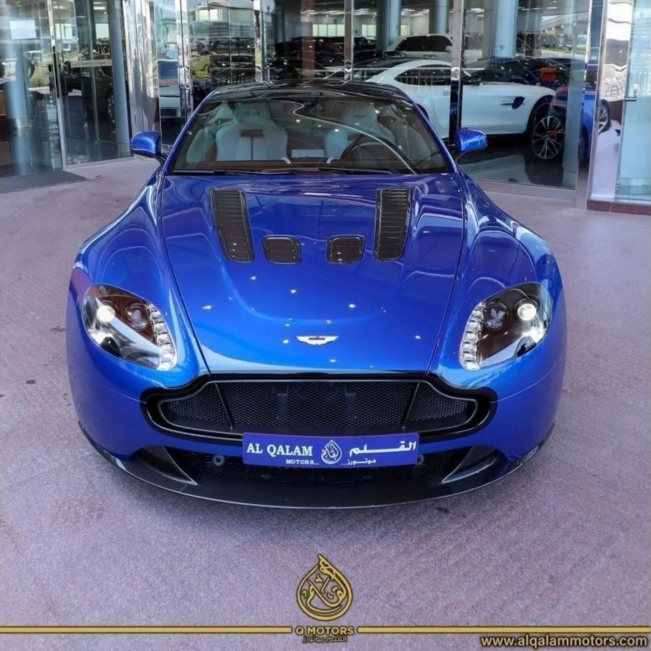 2015 Aston Martin Vantage S angeboten von einem Fachhändler in Dubai, Vereinigte Arabische Emirate, Foto 2 von 11