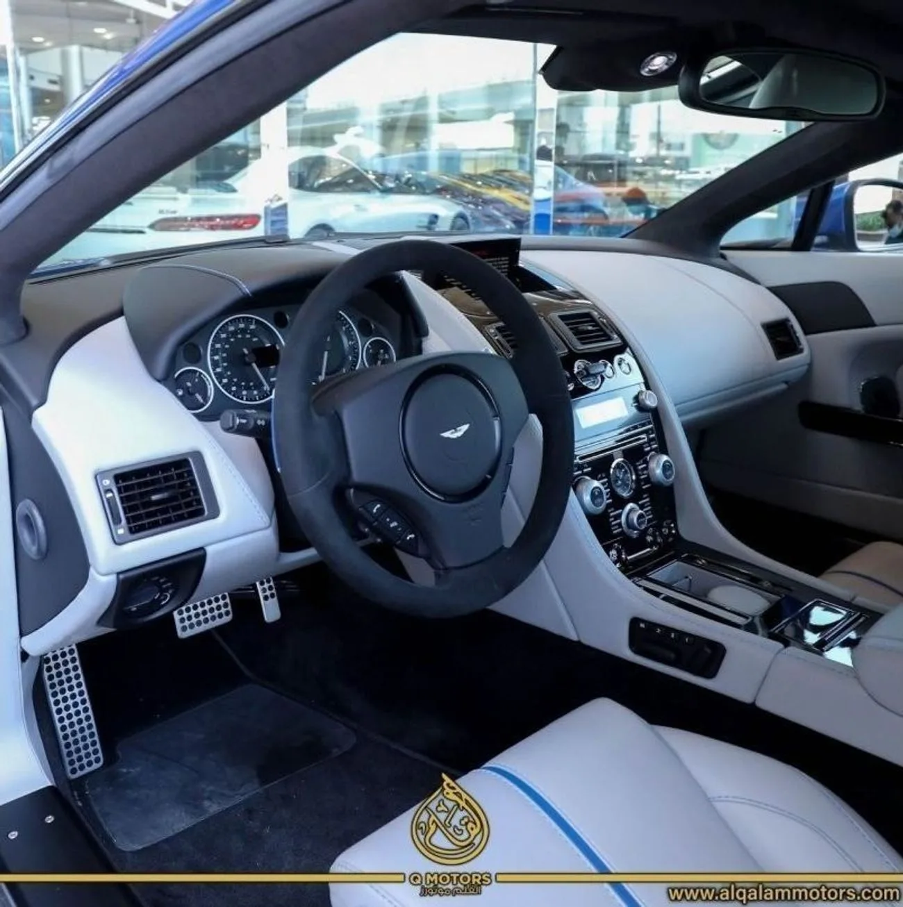 2015 Aston Martin Vantage S angeboten von einem Fachhändler in Dubai, Vereinigte Arabische Emirate, Foto 6 von 11