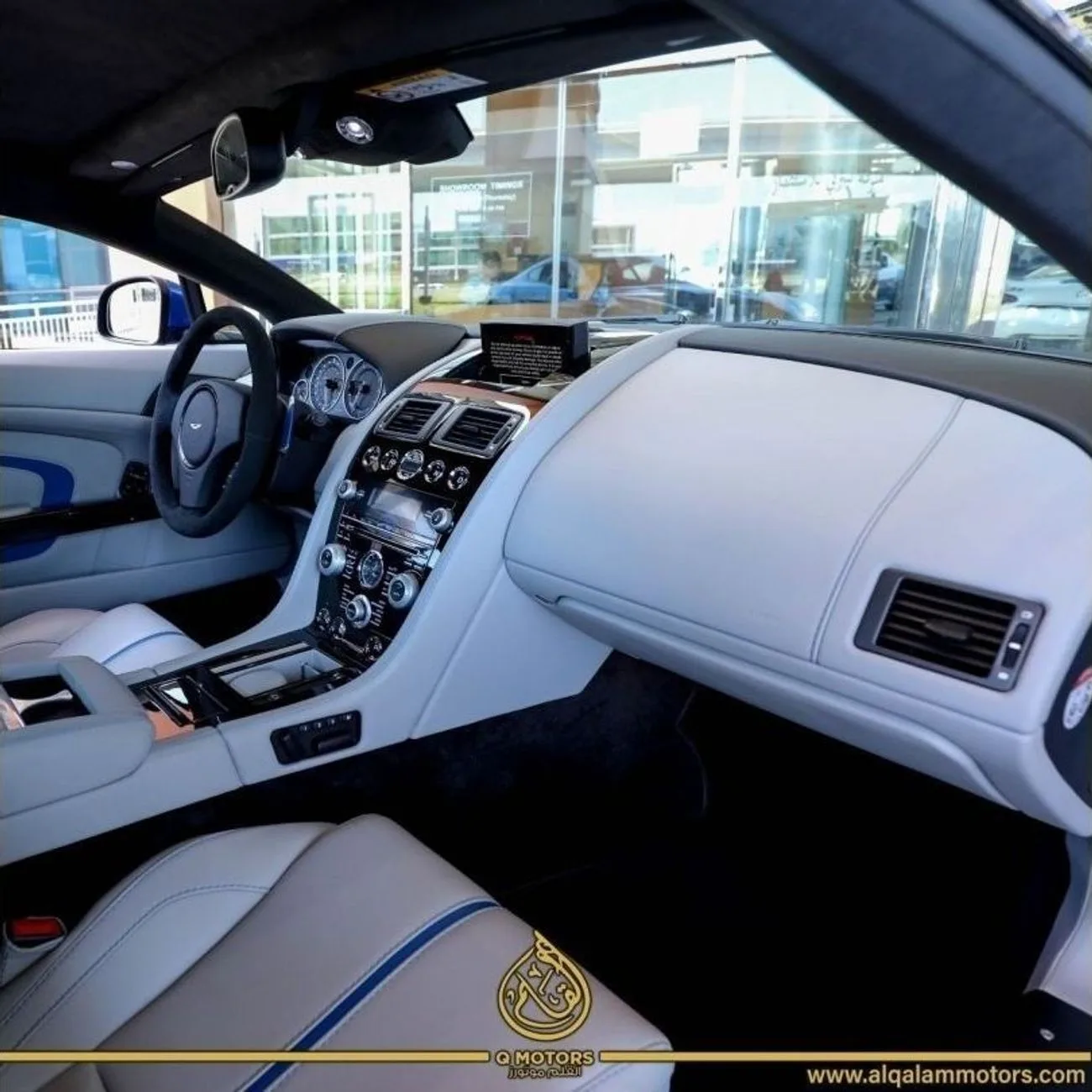 2015 Aston Martin Vantage S angeboten von einem Fachhändler in Dubai, Vereinigte Arabische Emirate, Foto 7 von 11