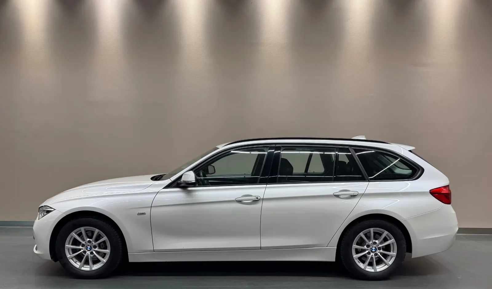 2015 BMW 320d Touring, 3/15