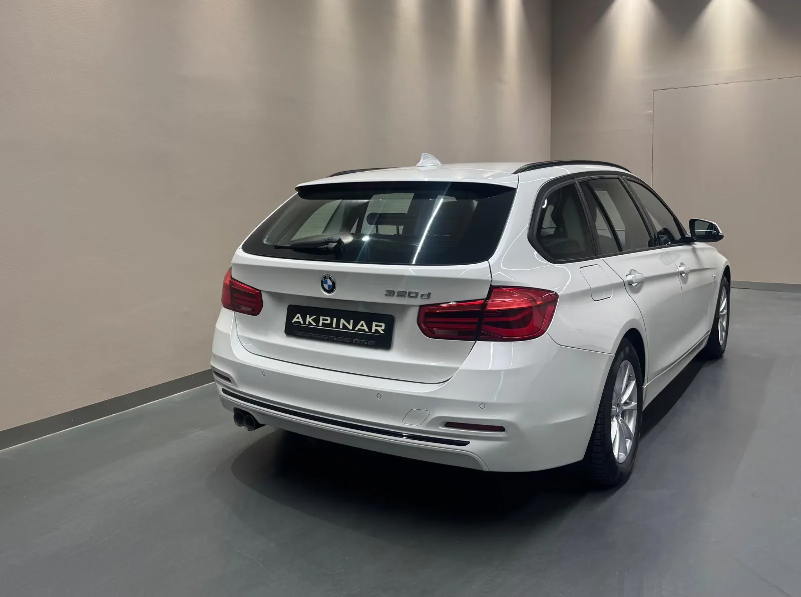 2015 BMW 320d Touring, 4/15