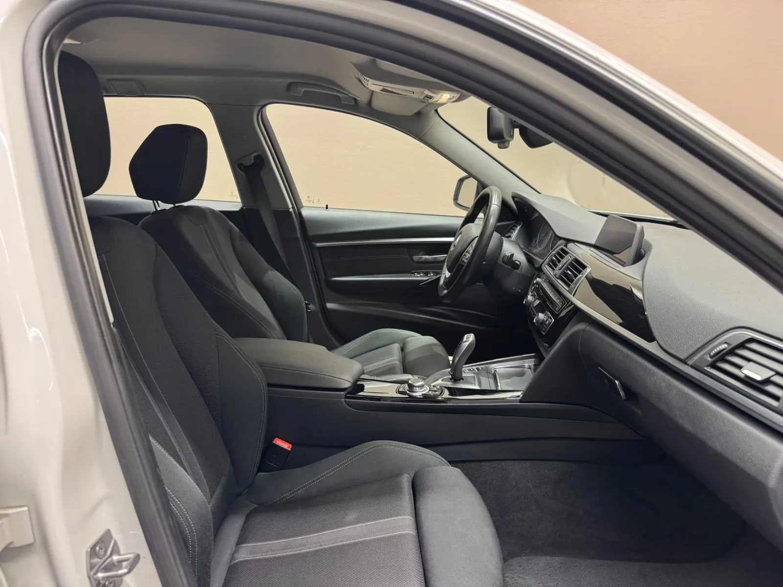 2015 BMW 320d Touring, 13/15