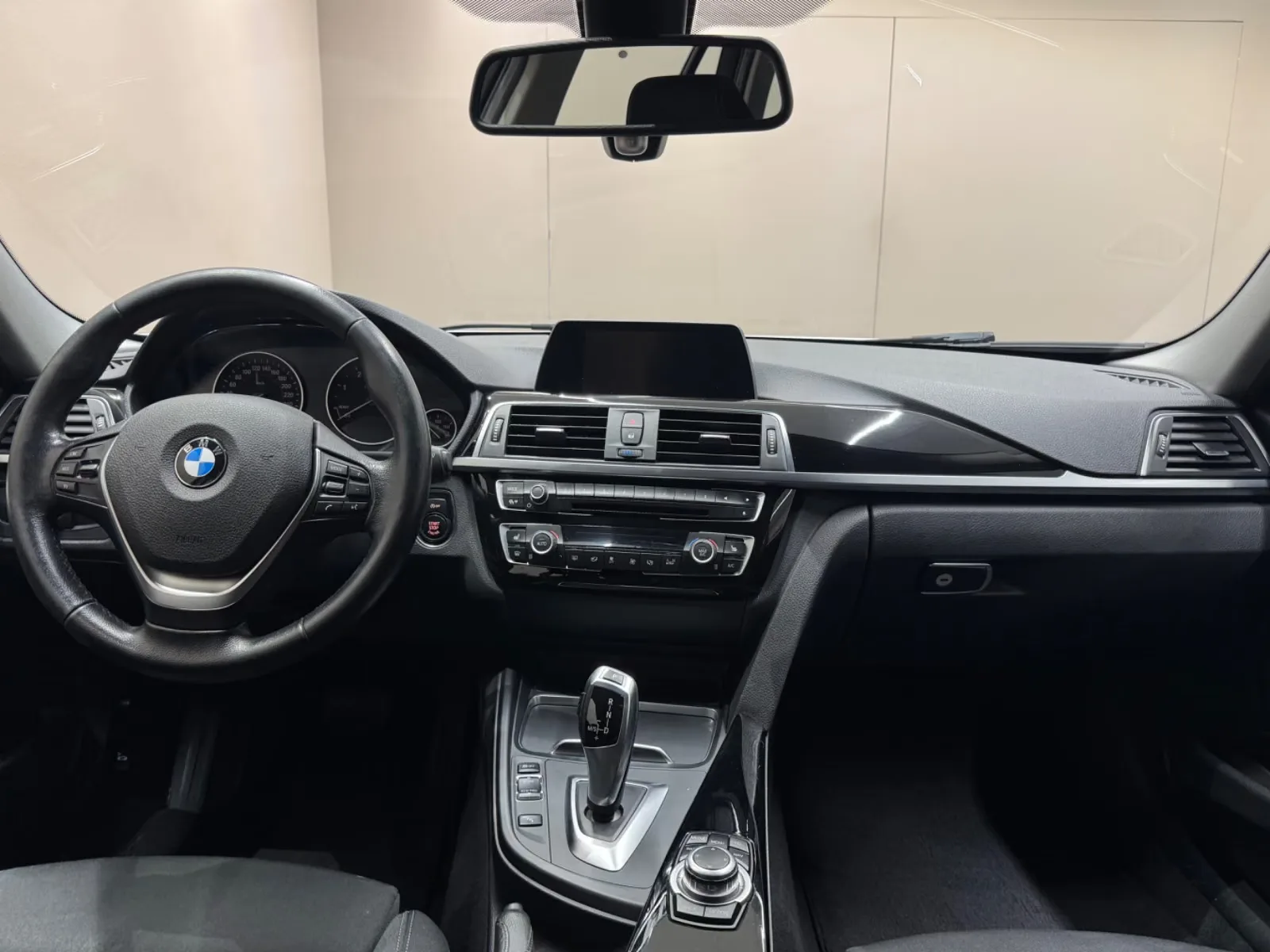 2015 BMW 320d Touring, 15/15