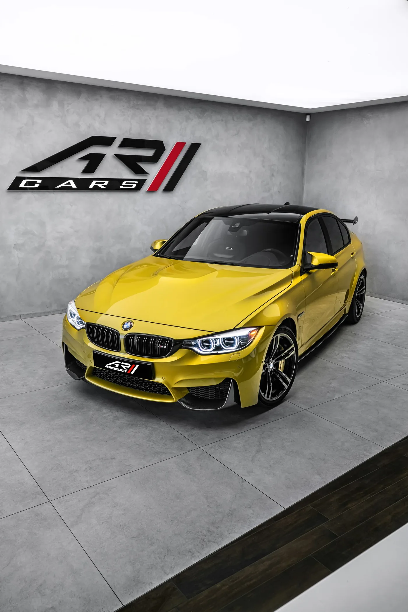 2015 BMW M3 Individual proposée par un concessionnaire spécialisé à Ostrava, Tchéquie, photo 8 sur 19