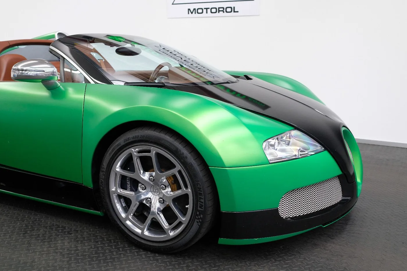 2015 Bugatti Veyron Grand Sport Vitesse proposée par un concessionnaire spécialisé à Nuremberg, Allemagne, photo 3 sur 15