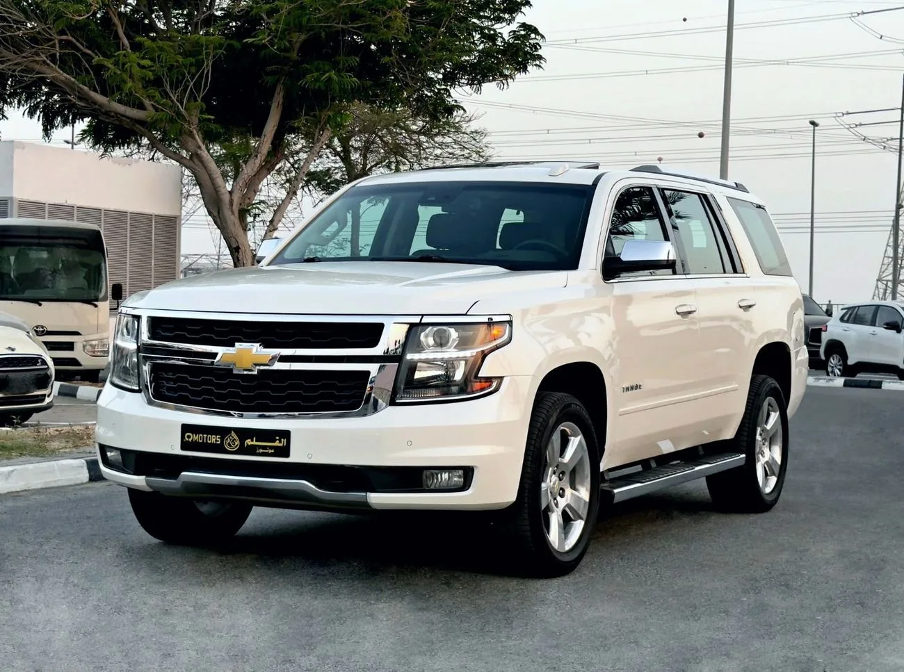 2015 Chevrolet Tahoe angeboten von einem Fachhändler in Dubai, Vereinigte Arabische Emirate, Hauptfoto