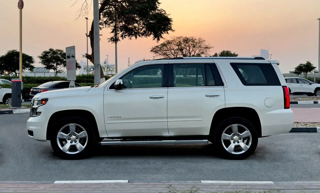 2015 Chevrolet Tahoe angeboten von einem Fachhändler in Dubai, Vereinigte Arabische Emirate, Foto 4 von 14