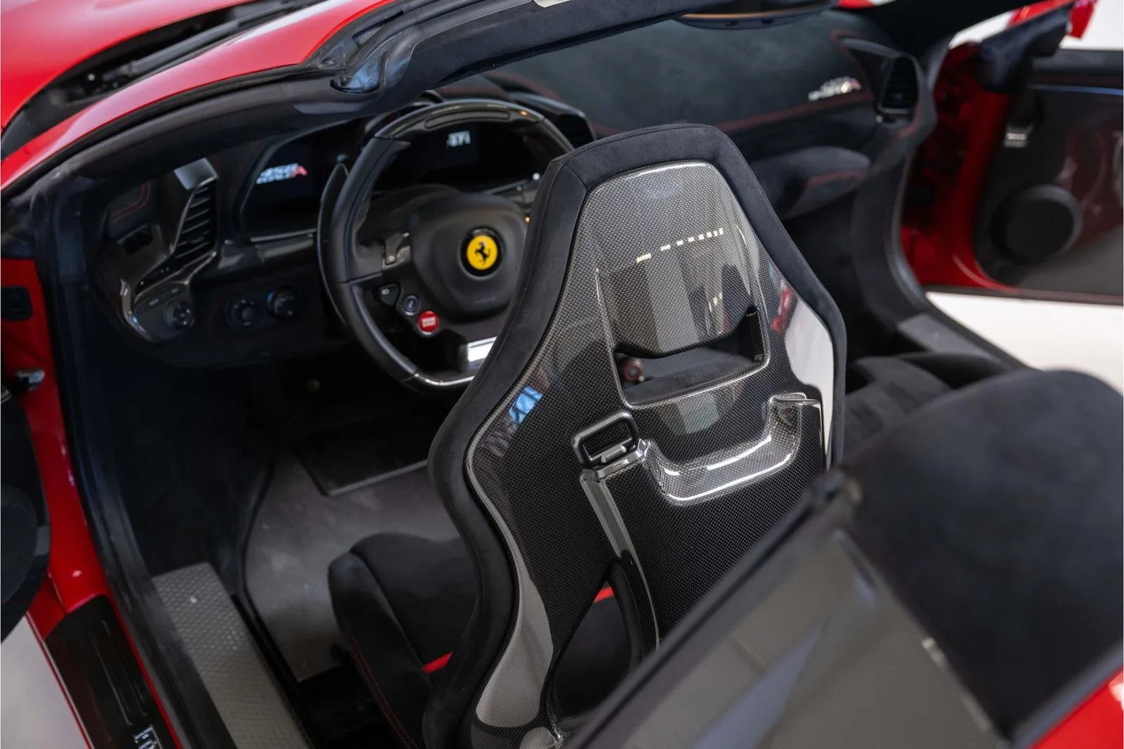 2015 Ferrari 458 Speciale A, 22/25