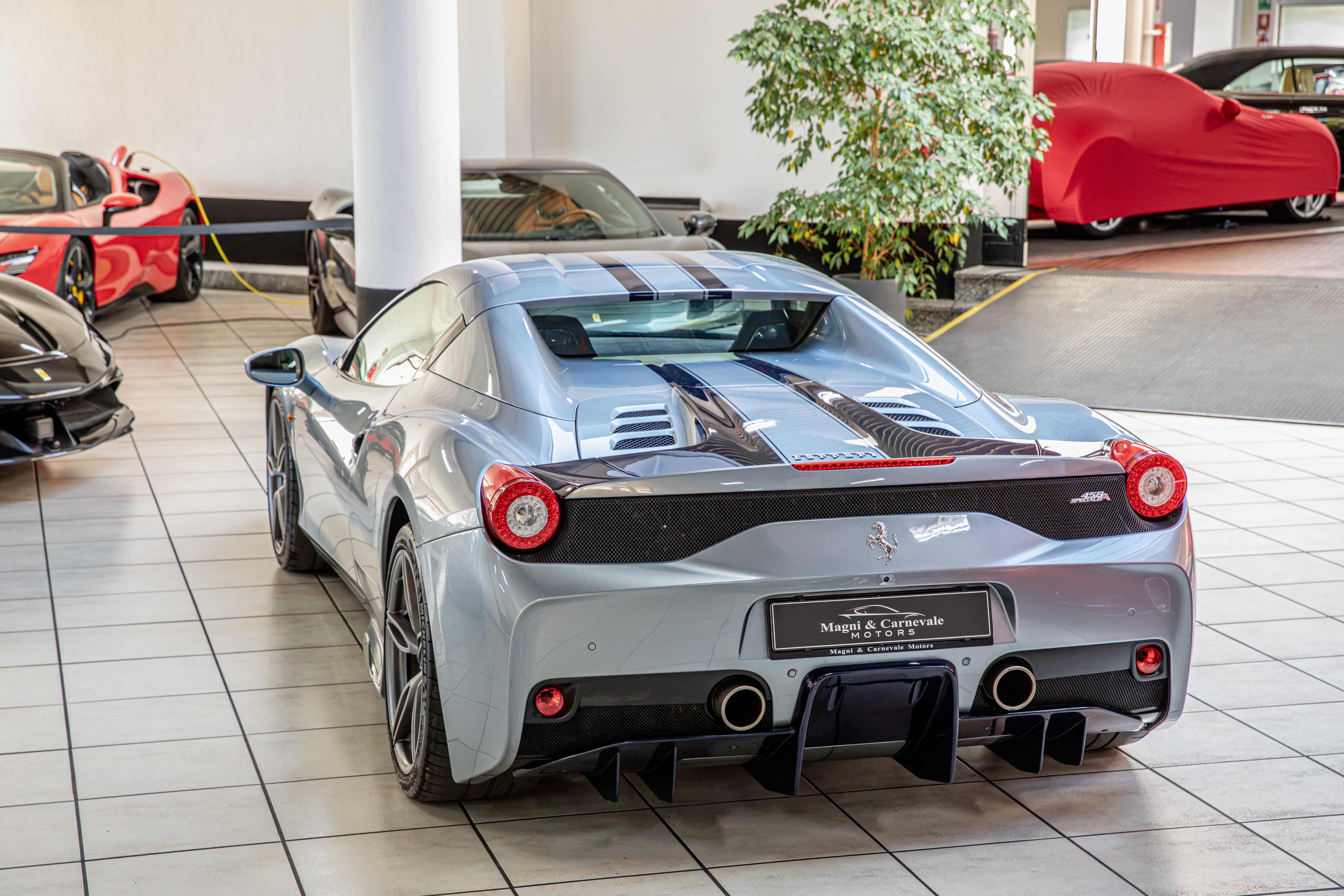 2015 Ferrari 458 Speciale A angeboten von einem Fachhändler in Milan, Italien, Foto 15 von 20