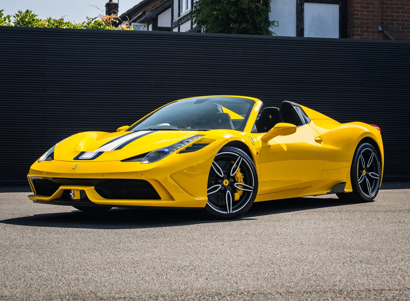 2015 Ferrari 458 Speciale A angeboten von einem Fachhändler in Banstead, Vereinigtes Königreich, Foto 4 von 25