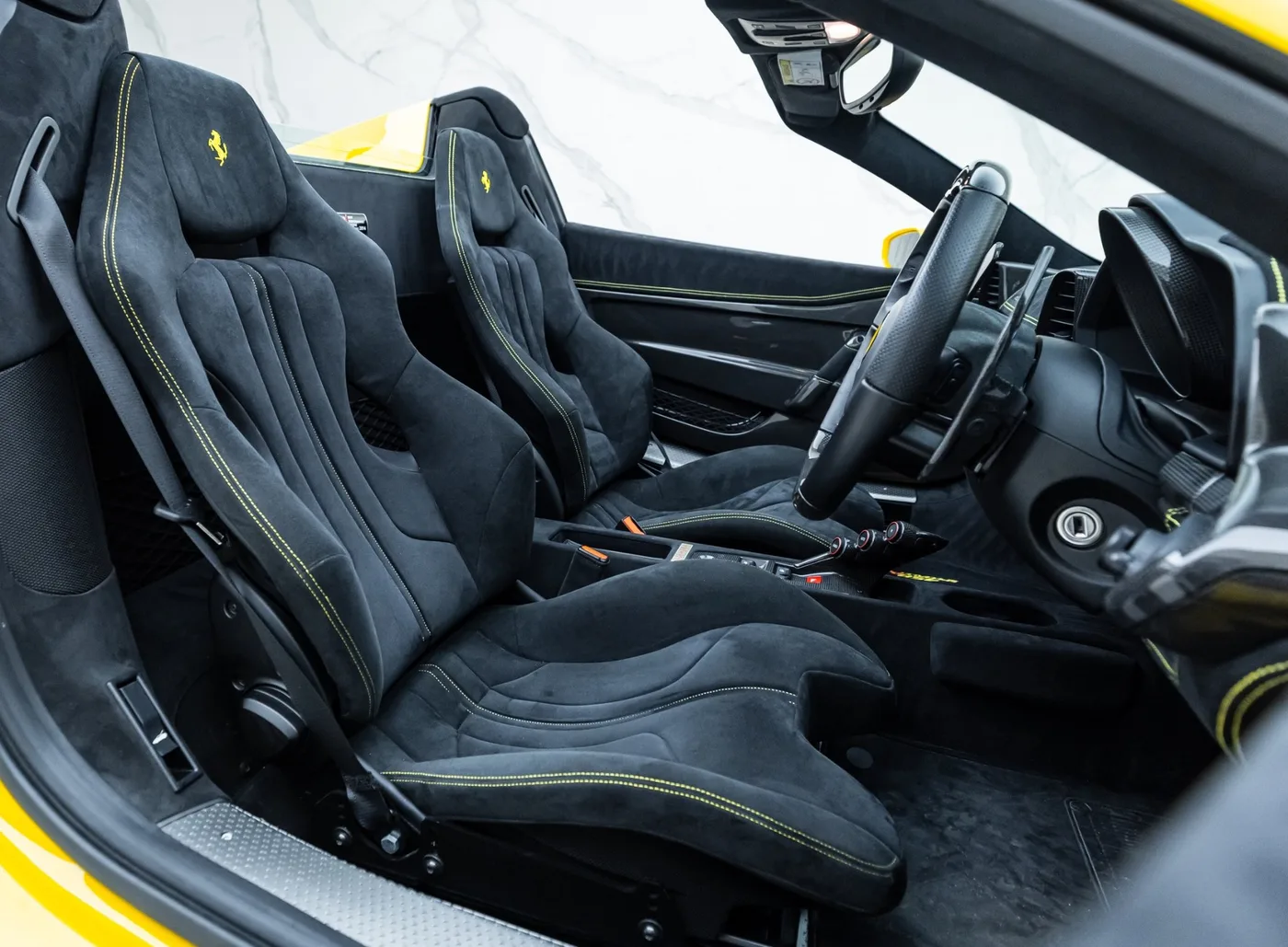 2015 Ferrari 458 Speciale A angeboten von einem Fachhändler in Banstead, Vereinigtes Königreich, Foto 18 von 25