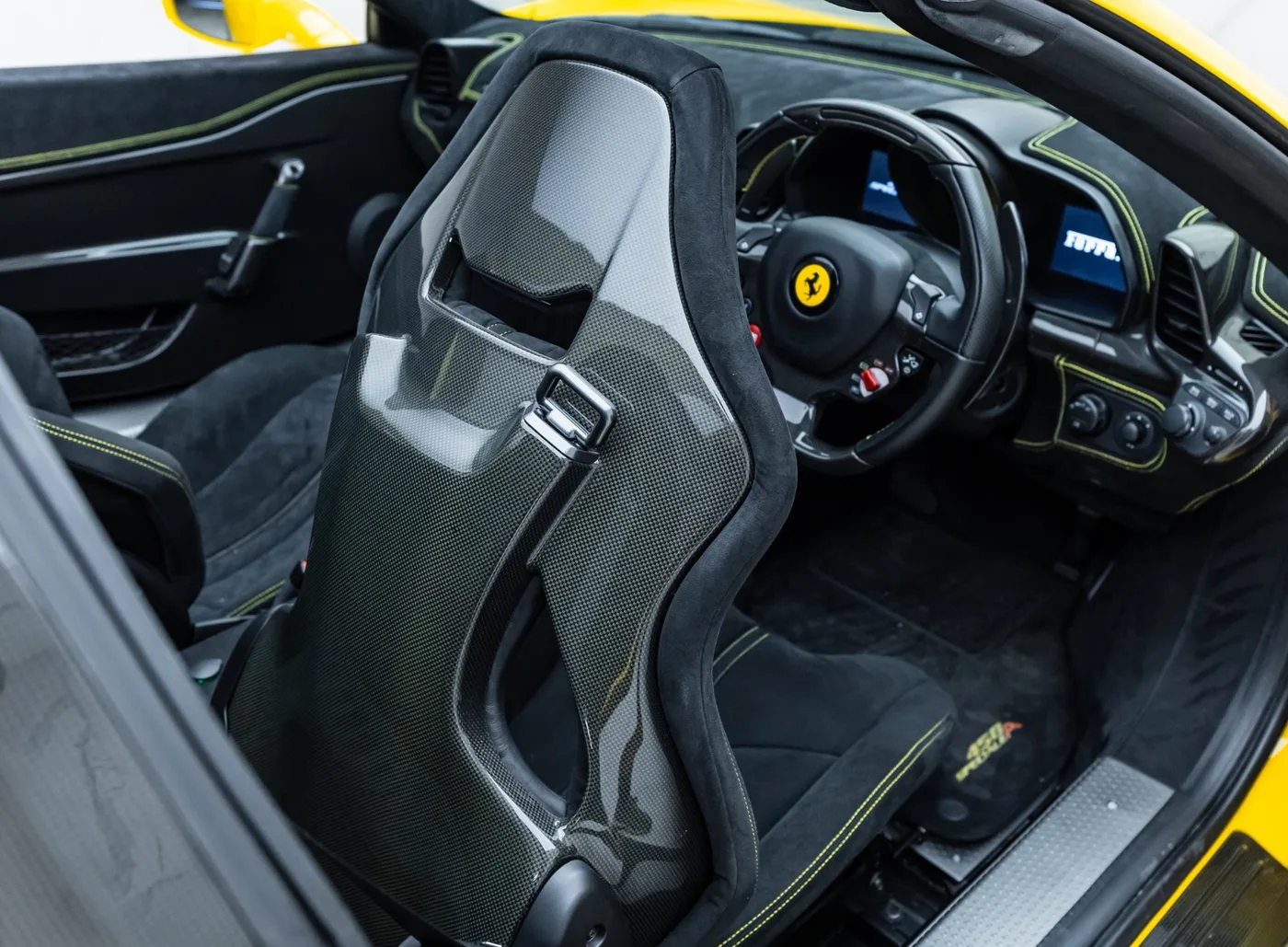 2015 Ferrari 458 Speciale A angeboten von einem Fachhändler in Banstead, Vereinigtes Königreich, Foto 22 von 25