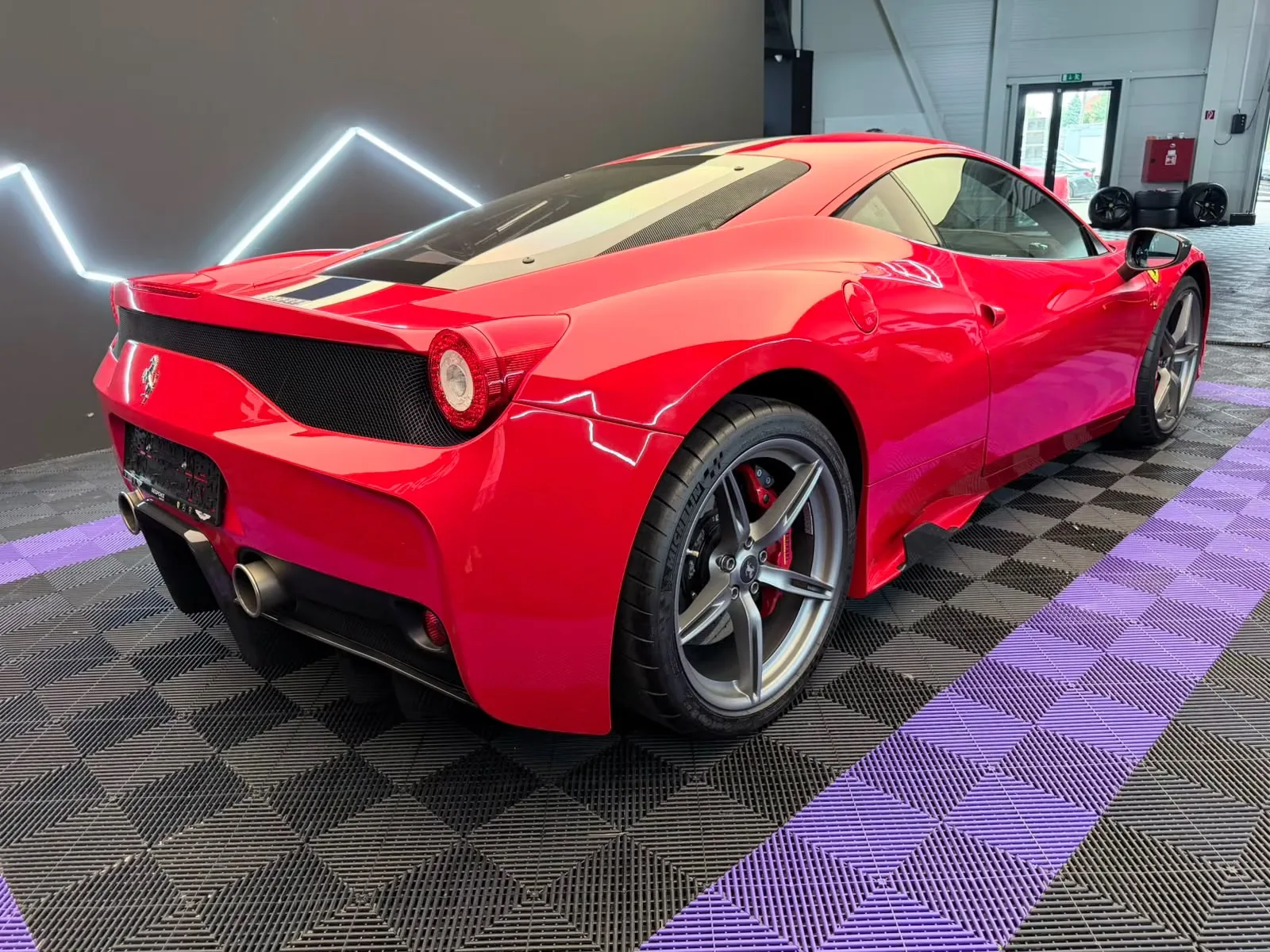 2015 Ferrari 458 Speciale, 9/24