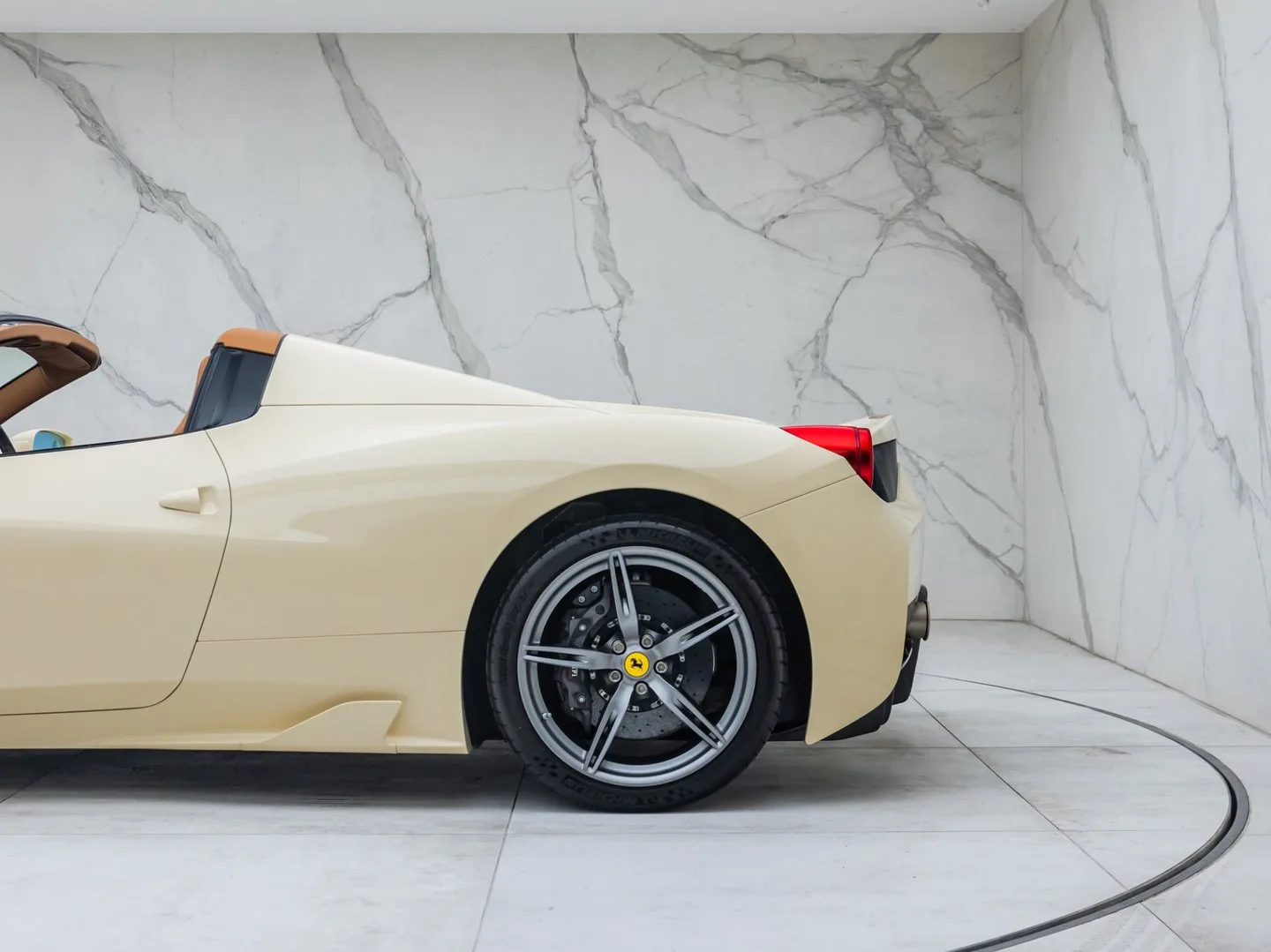 2015 Ferrari 458 Speciale Aperta, 2/30
