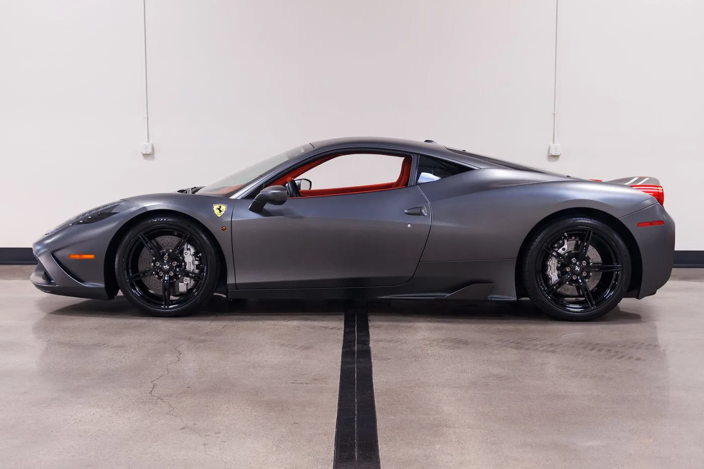 2015 Ferrari 458 Speciale verkauft von einem Fachhändler in Costa Mesa, Vereinigte Staaten, Foto 6 von 15