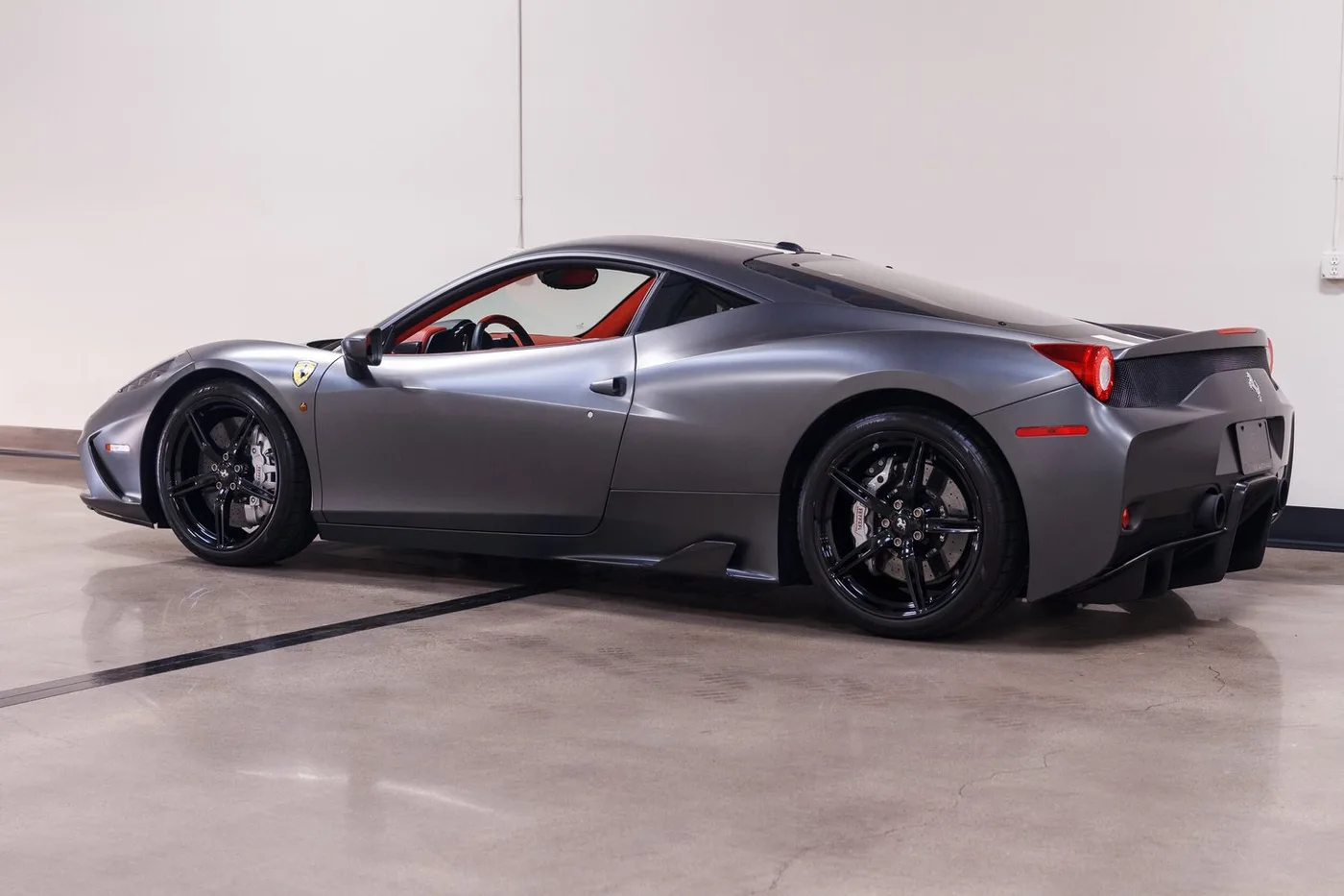 2015 Ferrari 458 Speciale verkauft von einem Fachhändler in Costa Mesa, Vereinigte Staaten, Foto 7 von 15
