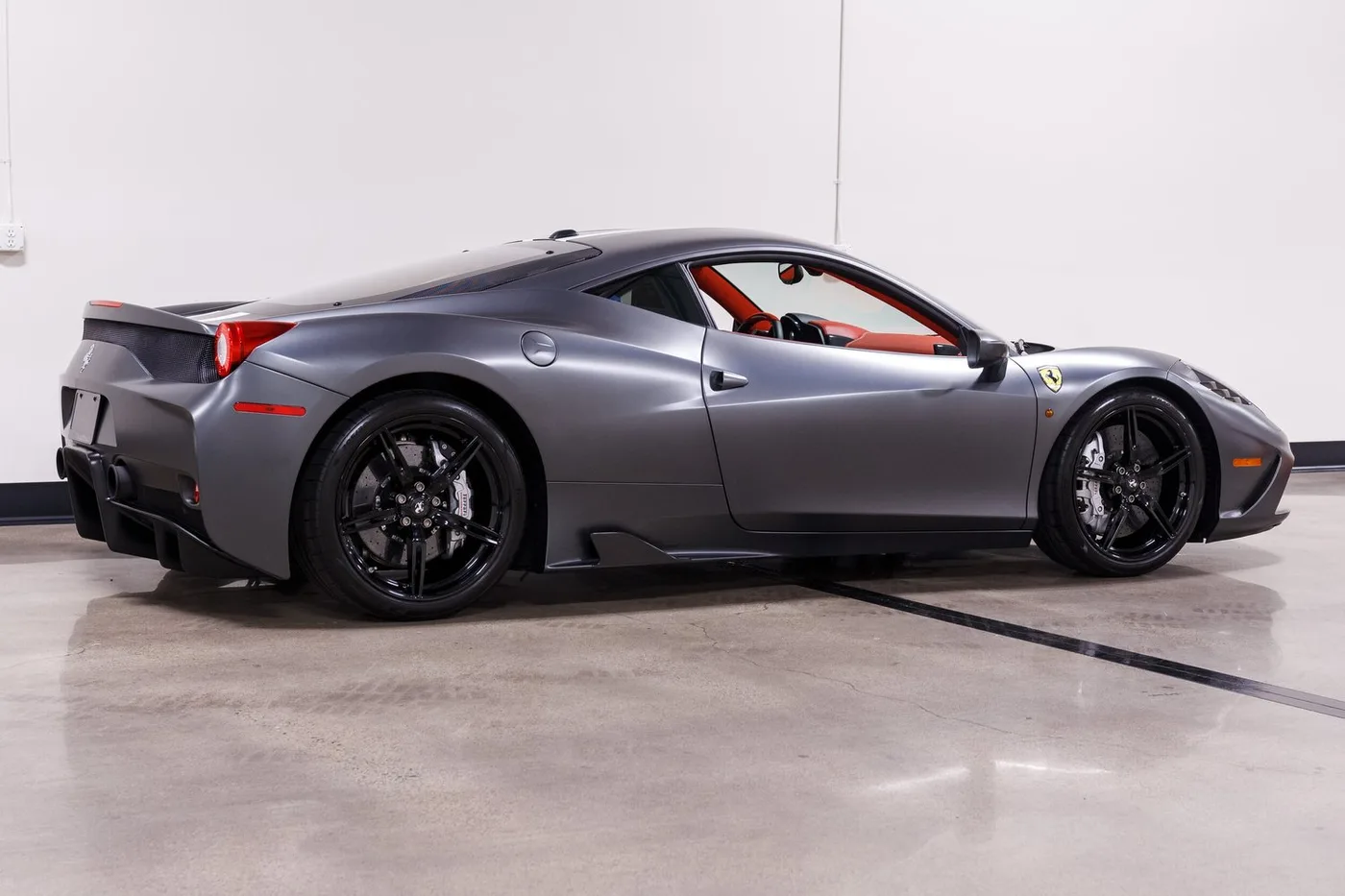 2015 Ferrari 458 Speciale verkauft von einem Fachhändler in Costa Mesa, Vereinigte Staaten, Foto 8 von 15