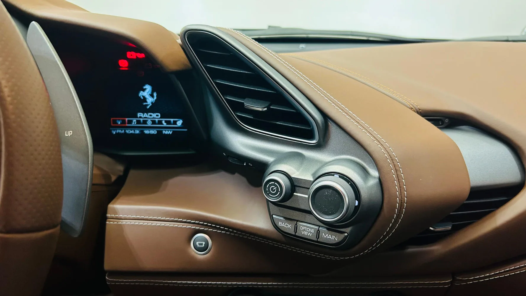 2015 Ferrari 488 GTB, 16/30